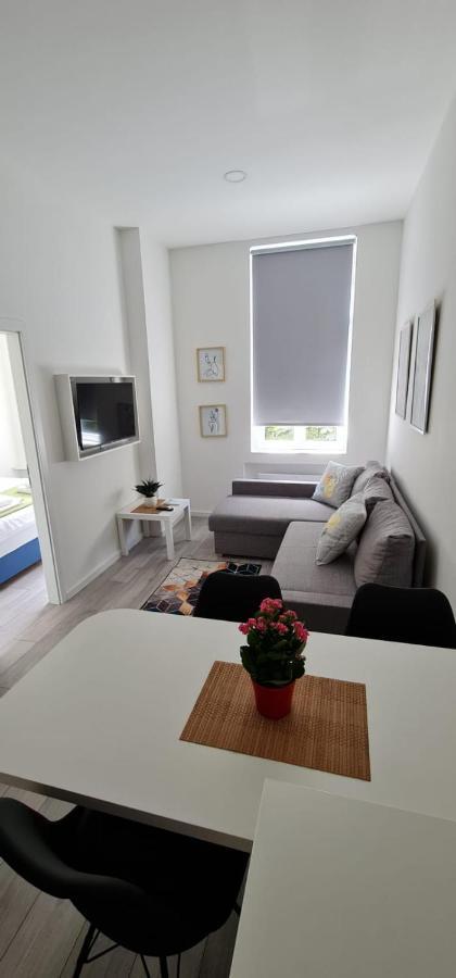 Mika Apartment And Studios Загреб Экстерьер фото