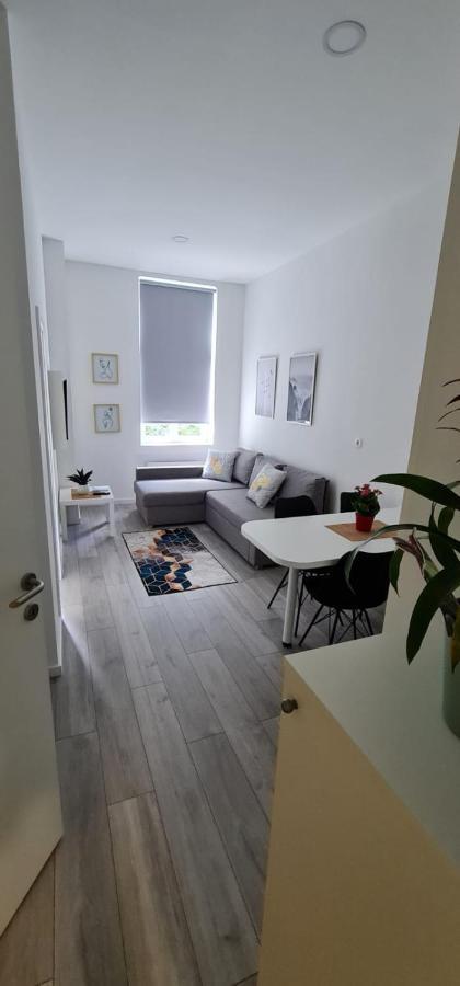 Mika Apartment And Studios Загреб Экстерьер фото